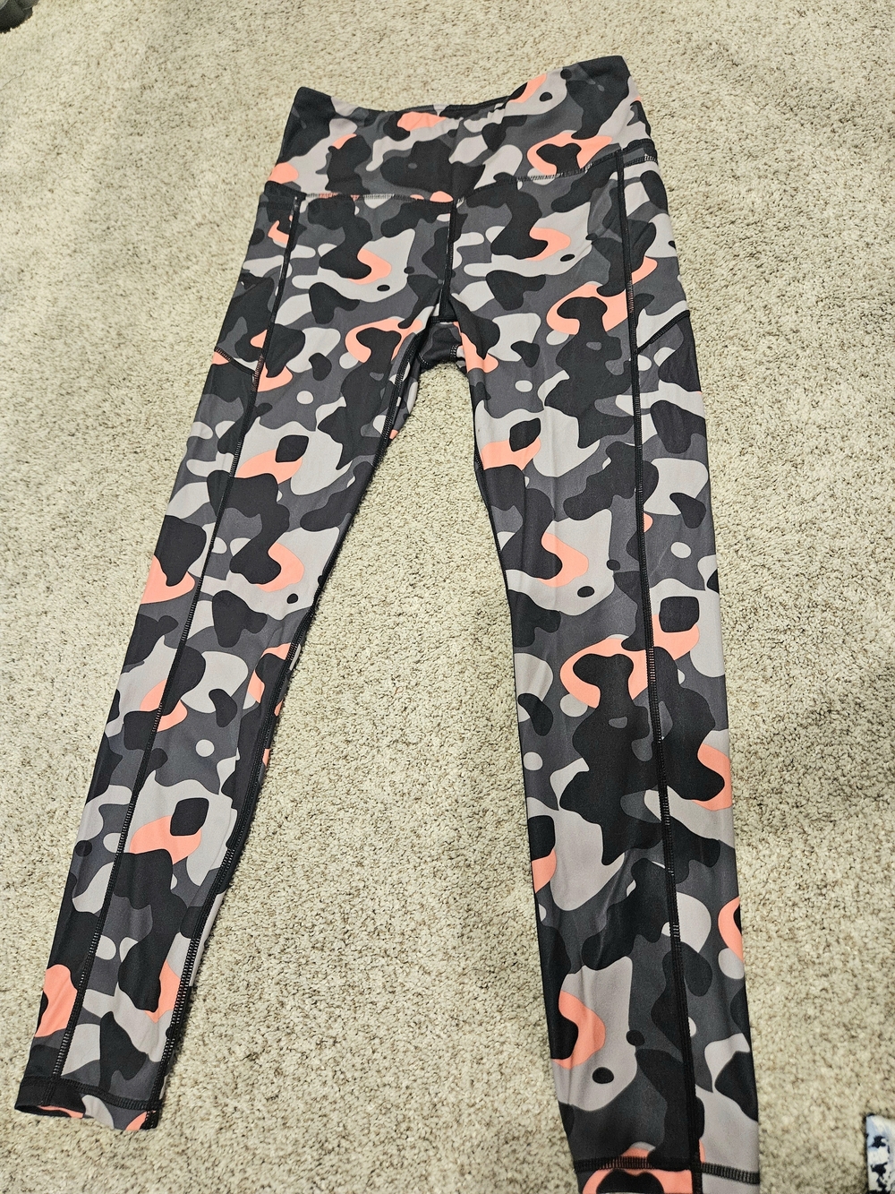 Womens Black, Gray & Coral Camo Active Leggings